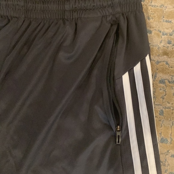 Adidas climalite gray athletic shorts size L - Picture 4 of 8